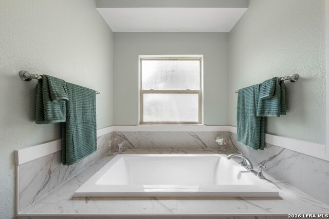 Image 26 of 71 For 2011 Crescent Dr