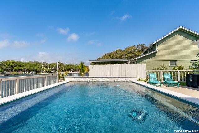 Image 42 of 71 For 2011 Crescent Dr