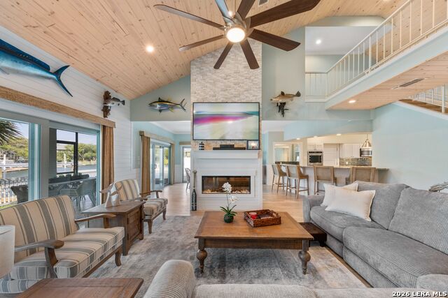 Image 7 of 71 For 2011 Crescent Dr