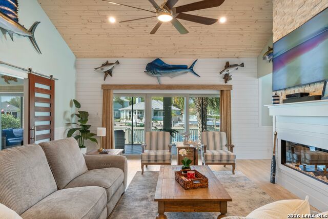 Image 9 of 71 For 2011 Crescent Dr