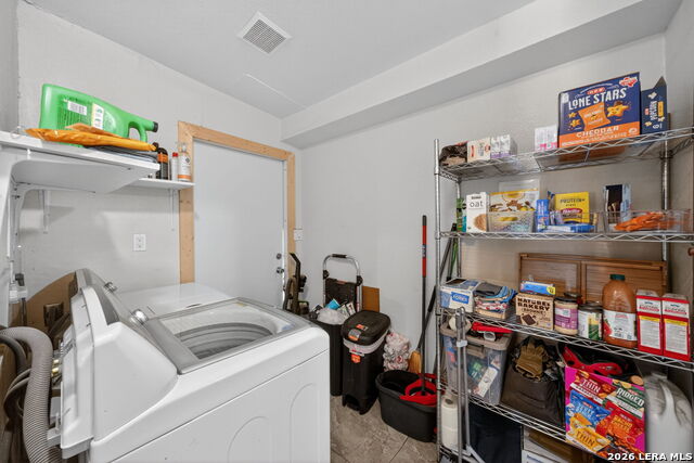 Image 21 of 25 For 122 Globe Ave