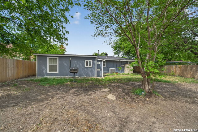 Image 23 of 25 For 122 Globe Ave