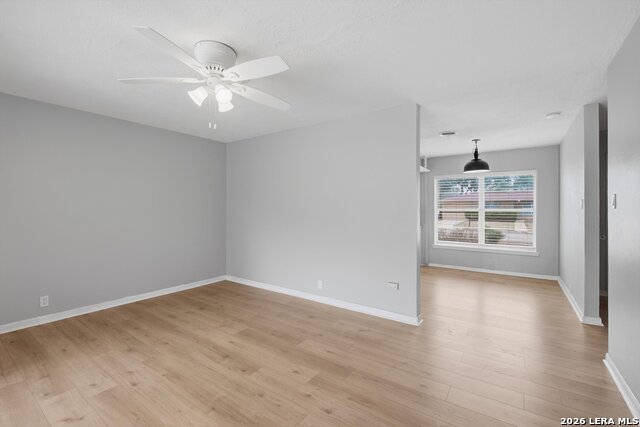 Image 8 of 30 For 1022 Olney Dr