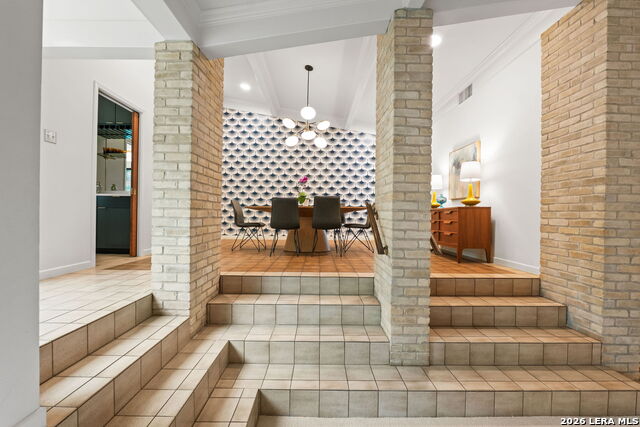 Image 13 of 44 For 209 Henderson St