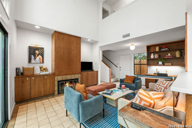 Image 16 of 44 For 209 Henderson St