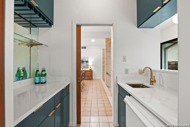 Image 27 of 44 For 209 Henderson St