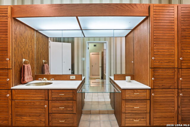 Image 29 of 44 For 209 Henderson St