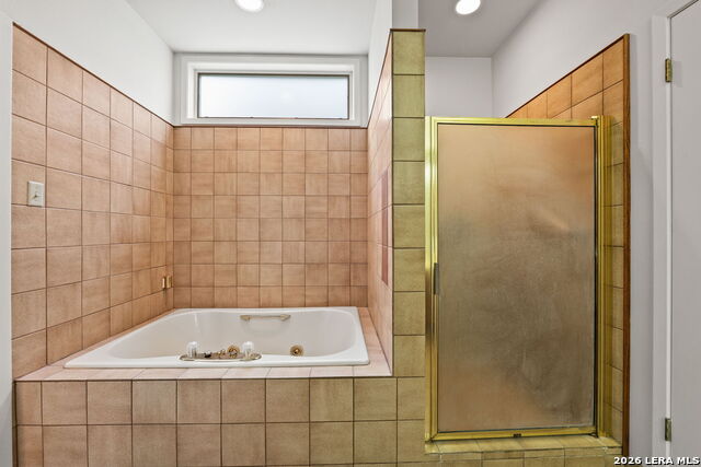 Image 30 of 44 For 209 Henderson St