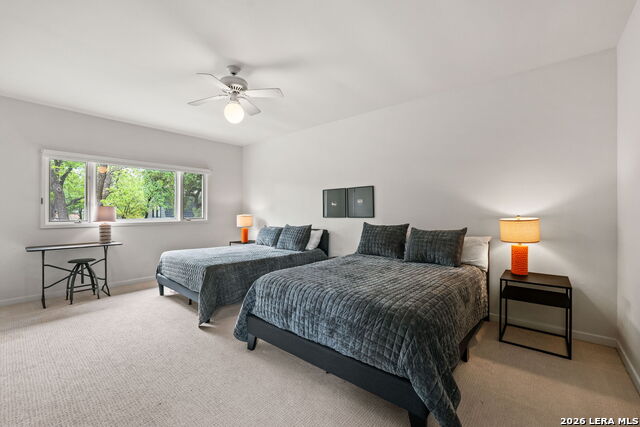 Image 34 of 44 For 209 Henderson St