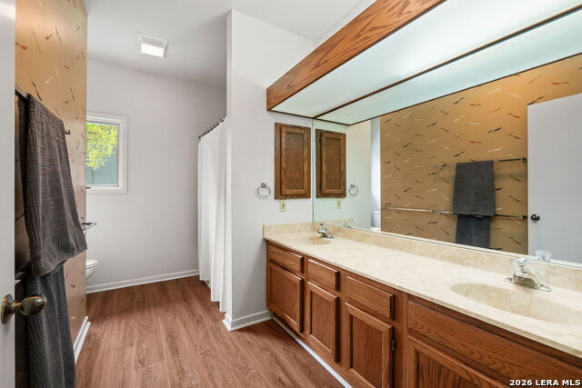 Image 35 of 44 For 209 Henderson St