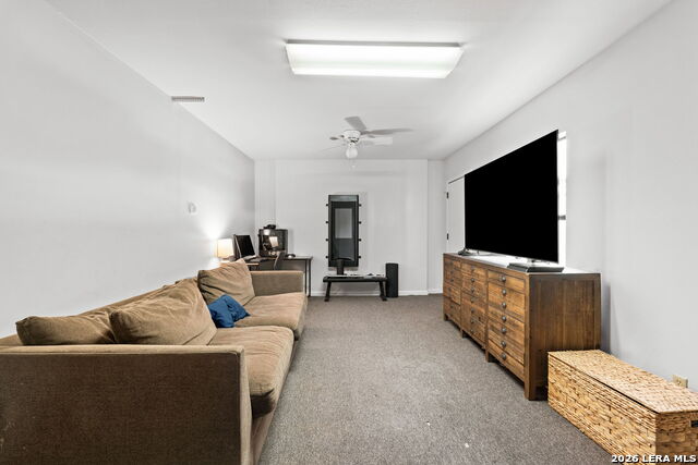 Image 38 of 44 For 209 Henderson St