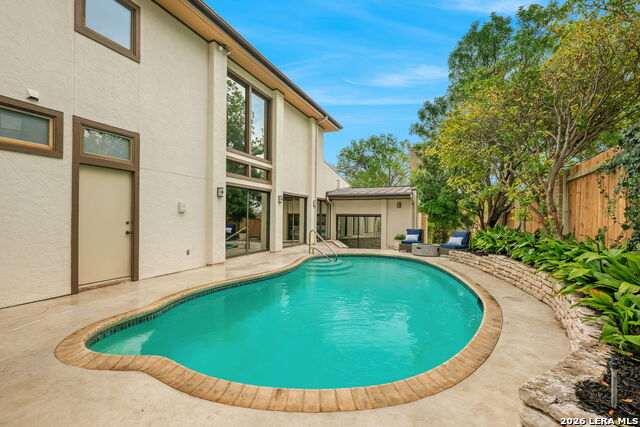 Image 41 of 44 For 209 Henderson St