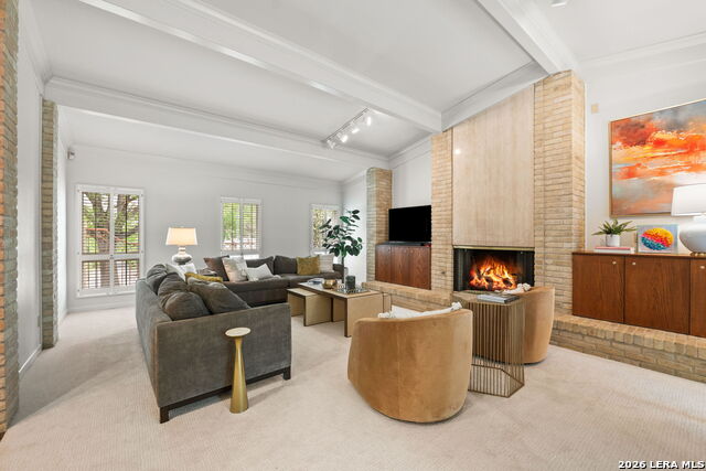 Image 8 of 44 For 209 Henderson St