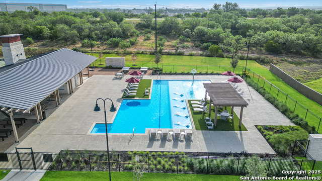 Image 42 of 61 For 5806 Calville Blanc