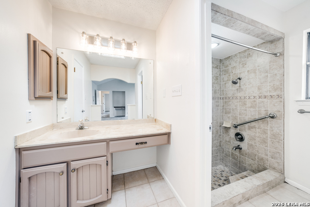 Image 18 of 25 For 15322 Delachaise