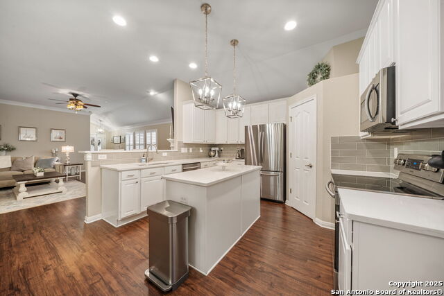 Listing photo id 10 for 14211 Real Delight