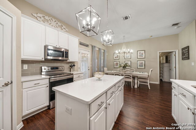 Listing photo id 11 for 14211 Real Delight