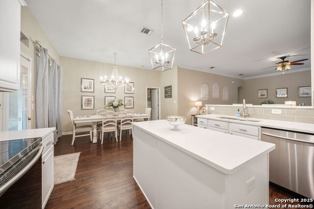 Listing photo id 12 for 14211 Real Delight