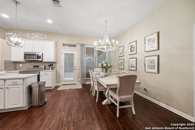 Listing photo id 14 for 14211 Real Delight