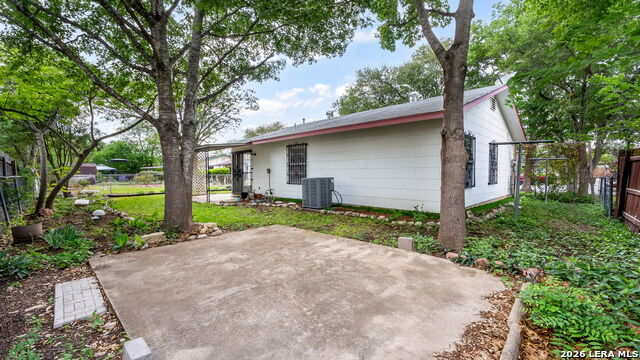 Image 12 of 15 For 7306 Clear Water St