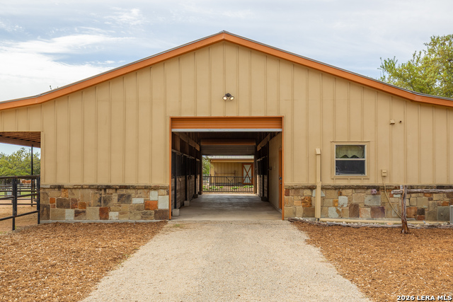 Listing photo id 25 for 395 Bluff Creek