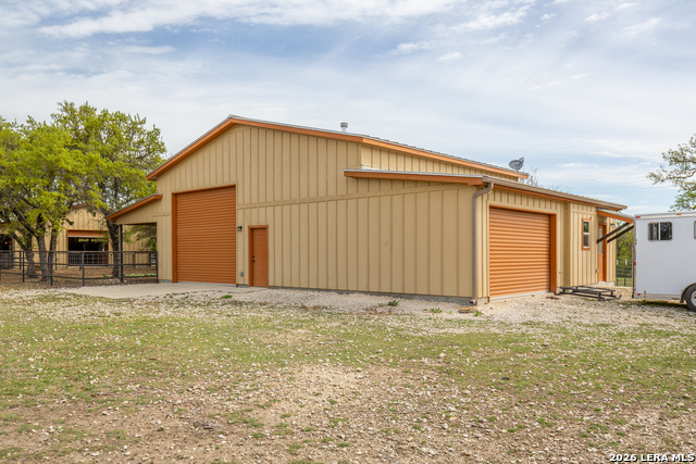 Listing photo id 32 for 395 Bluff Creek