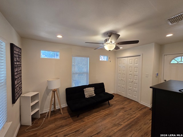 Image 11 of 24 For 1338 Elsmere Pl W