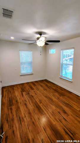 Image 19 of 24 For 1338 Elsmere Pl W