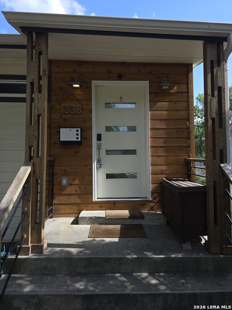 Image 2 of 24 For 1338 Elsmere Pl W