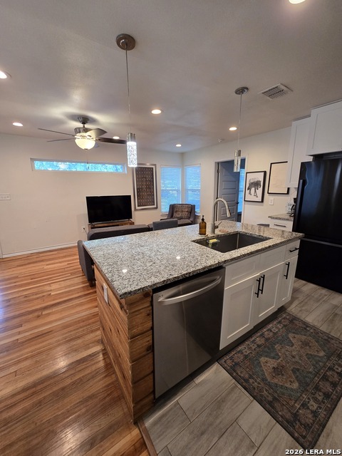 Image 3 of 24 For 1338 Elsmere Pl W