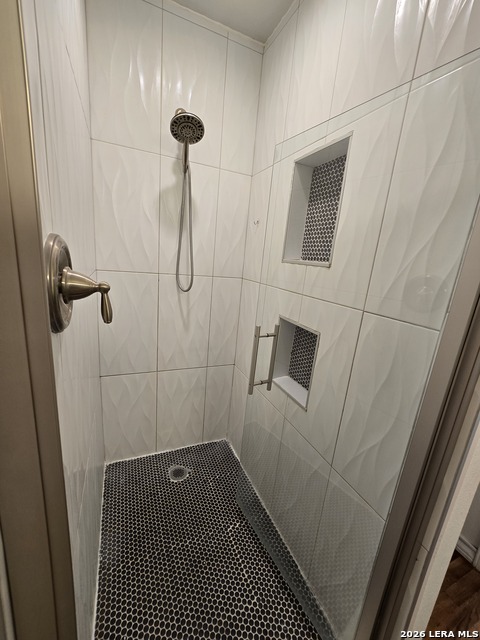 Image 6 of 24 For 1338 Elsmere Pl W