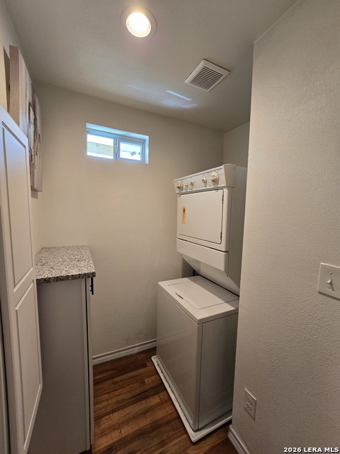 Image 9 of 24 For 1338 Elsmere Pl W