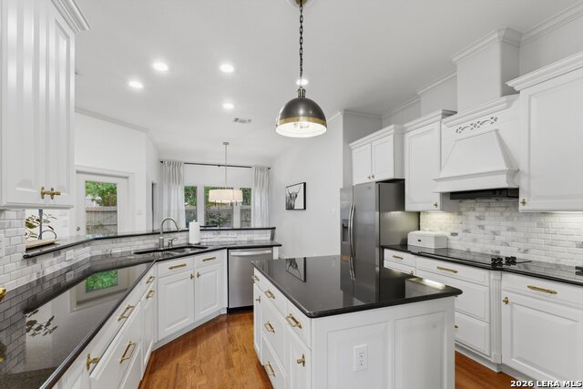 Image 10 of 35 For 429 English Oaks Cir