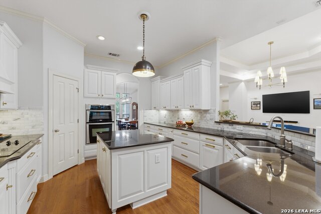 Image 11 of 35 For 429 English Oaks Cir