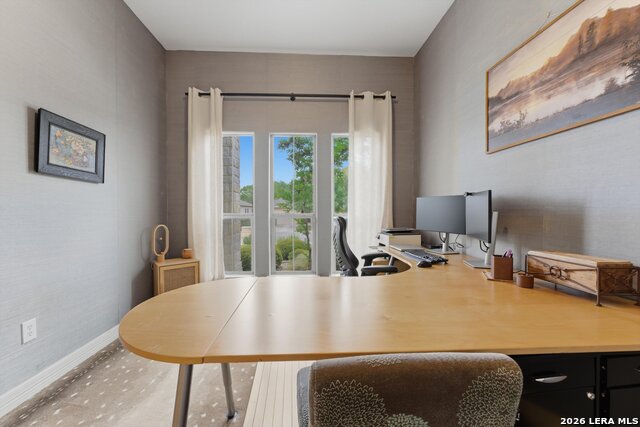 Image 17 of 35 For 429 English Oaks Cir