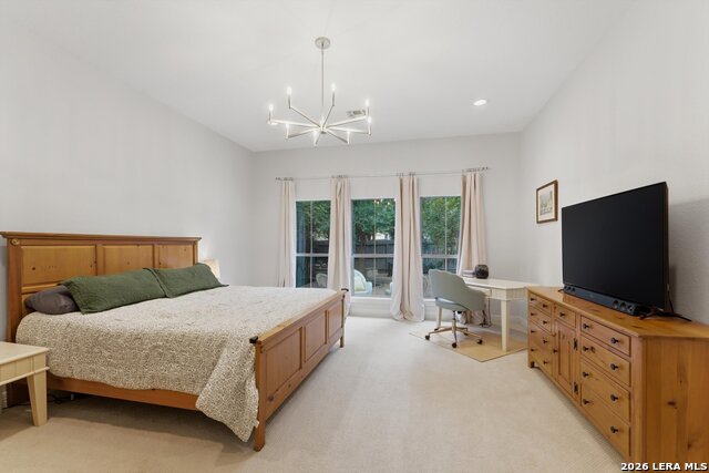 Image 18 of 35 For 429 English Oaks Cir