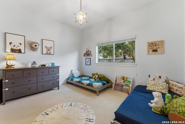 Image 24 of 35 For 429 English Oaks Cir