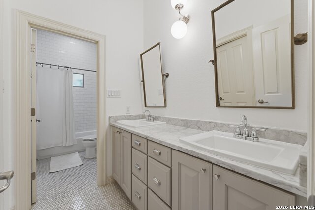 Image 30 of 35 For 429 English Oaks Cir