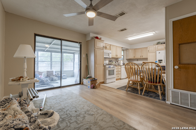 Image 18 of 21 For 4410 Summer Wind St