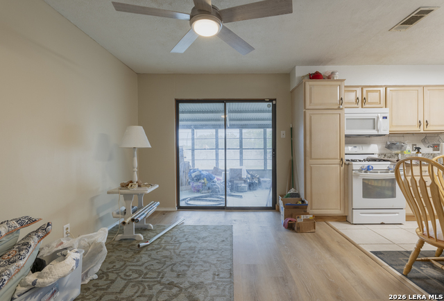 Image 5 of 21 For 4410 Summer Wind St