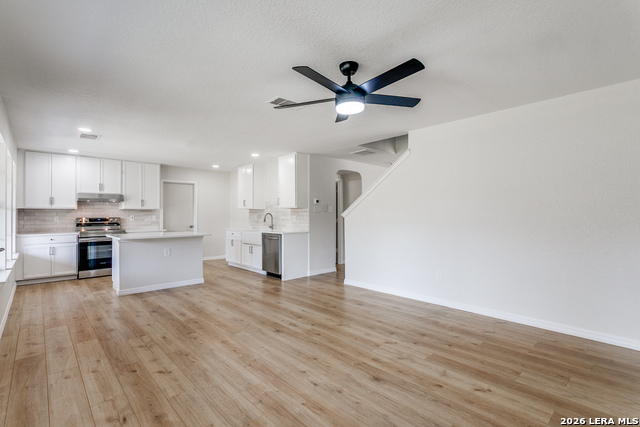 Image 13 of 36 For 5011 Terrace Wood