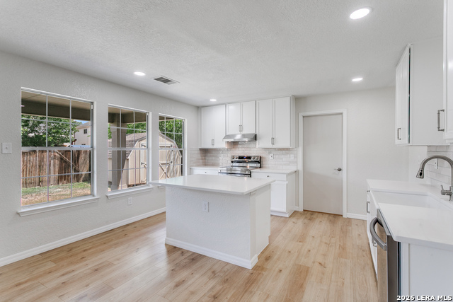 Image 15 of 36 For 5011 Terrace Wood