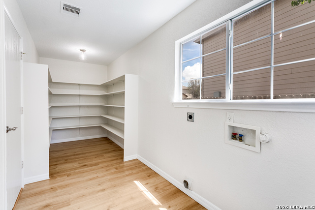 Image 20 of 36 For 5011 Terrace Wood