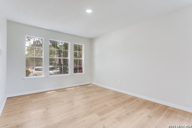 Image 9 of 36 For 5011 Terrace Wood