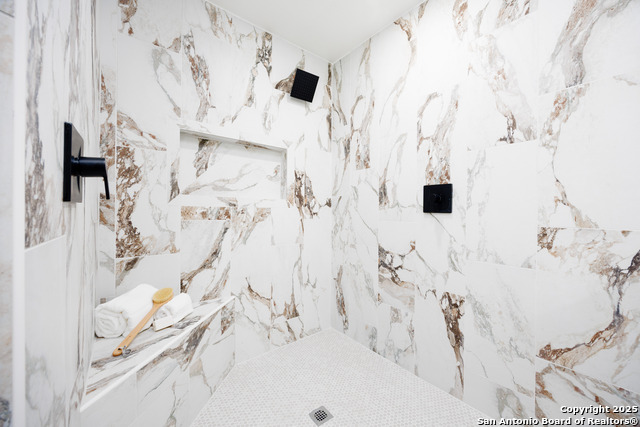 Image 24 of 49 For 15031 Geronimo