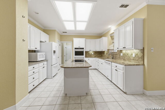 Image 32 of 59 For 3 Sherborne Wood