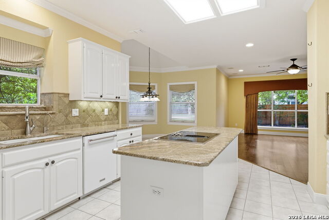 Image 36 of 59 For 3 Sherborne Wood