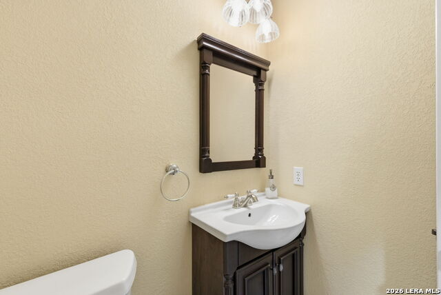 Image 37 of 59 For 3 Sherborne Wood