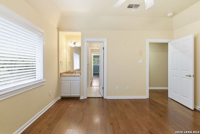 Image 41 of 59 For 3 Sherborne Wood