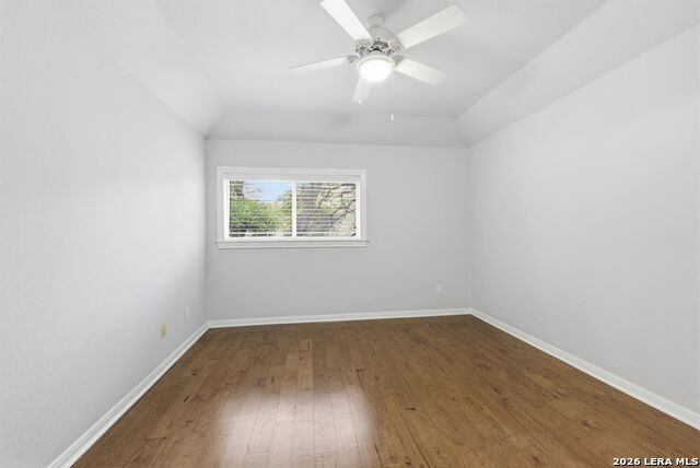 Image 45 of 59 For 3 Sherborne Wood